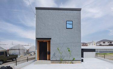 ひかりの家ー家族をつなぐ吹き抜けー