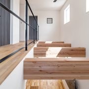 吹き抜けの梁