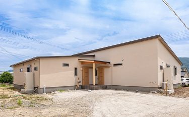 それぞれの家族を思いやった理想の二世帯平屋のカタチ